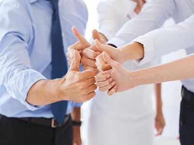 企業中的文化，文化中的企業